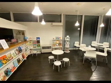 Ehon to Makiba interior